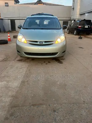 Toyota Sienna LE 2009 Green