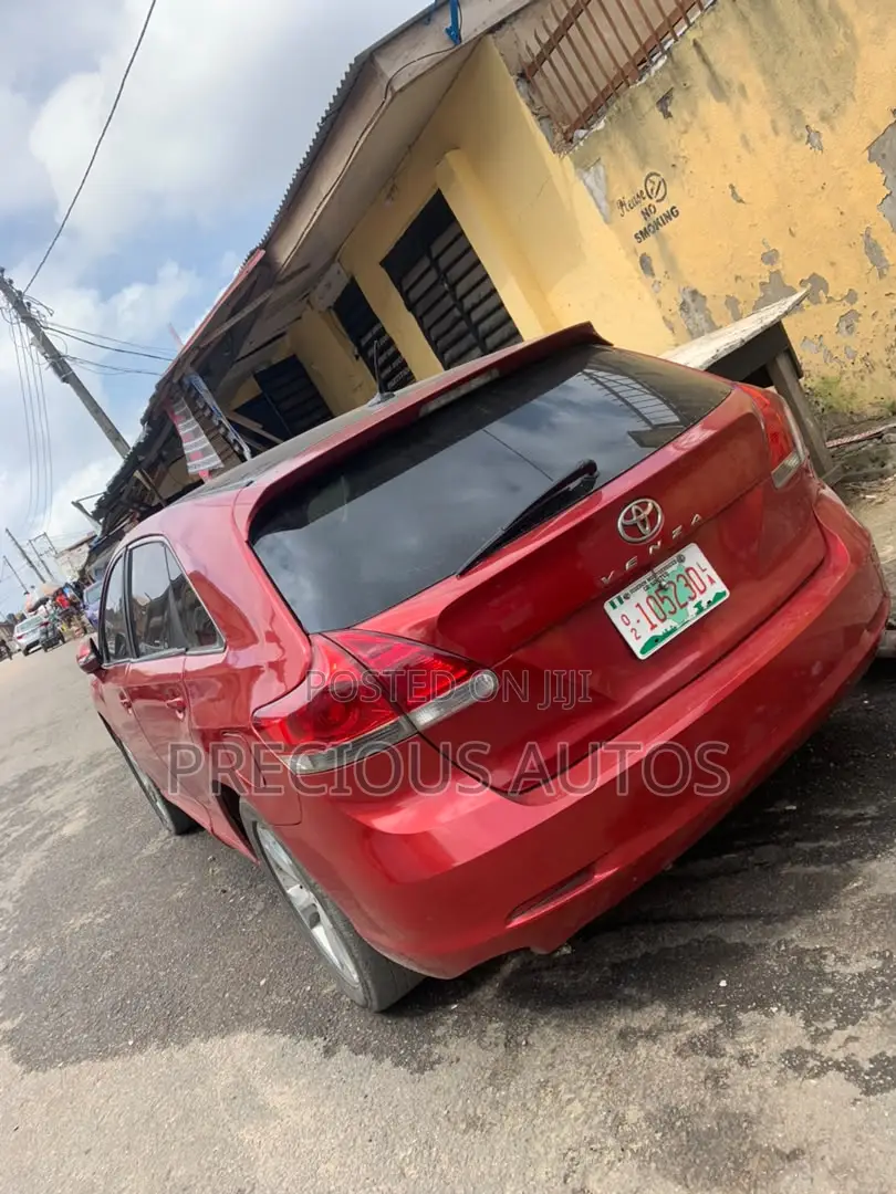 Toyota Venza LE 2012 Red