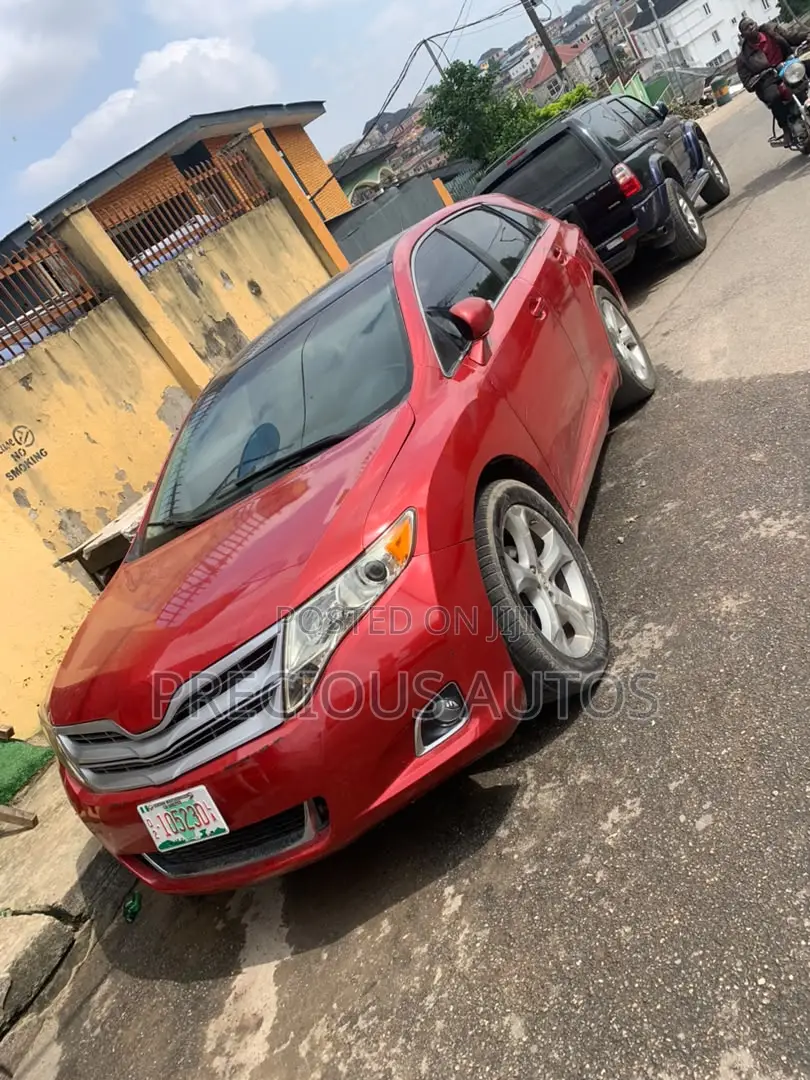 Toyota Venza LE 2012 Red