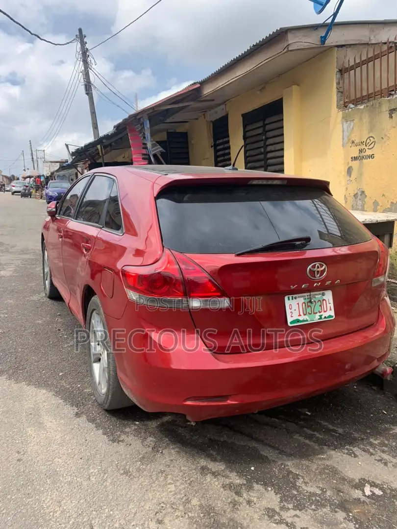 Toyota Venza LE 2012 Red