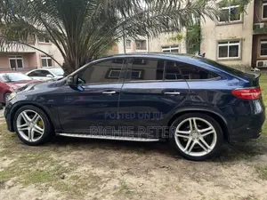 Mercedes-Benz GLE-Class 2017 Blue