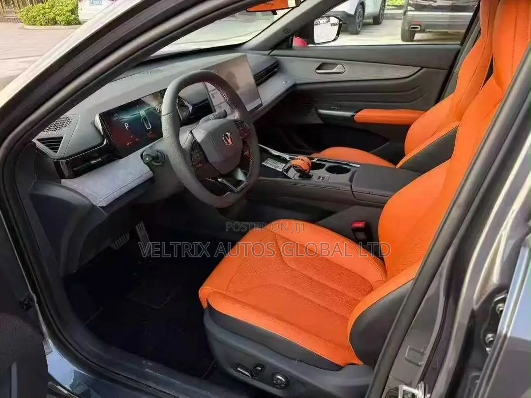 Changan UNI-V 2025