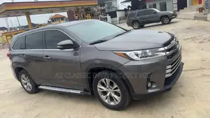 Toyota Highlander LE 4dr SUV (2.7L 4cyl 6A) 2015 Gray