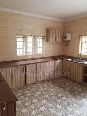 4bdrm Duplex in Lekki Phase 1 for rent
