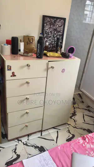 Cabinet/Dressser