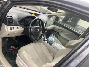 Toyota Venza V6 2010 Gray