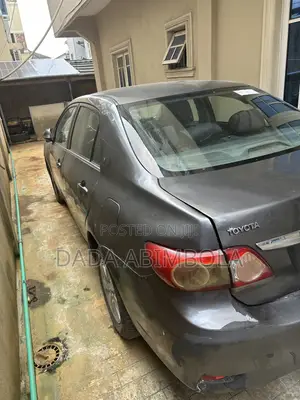 Toyota Corolla LE 4dr Sedan (1.8L 4cyl 4A) 2010 Gray
