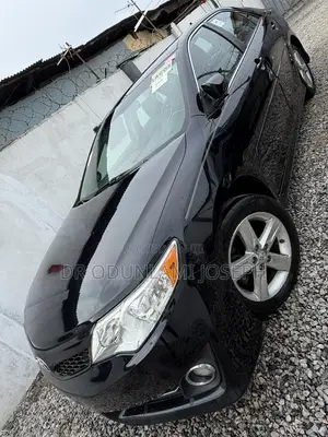 Toyota Camry SE 4dr Sedan (2.5L 4cyl 6A) 2014 Black