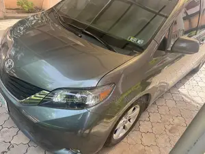 Toyota Sienna 2012 Gray