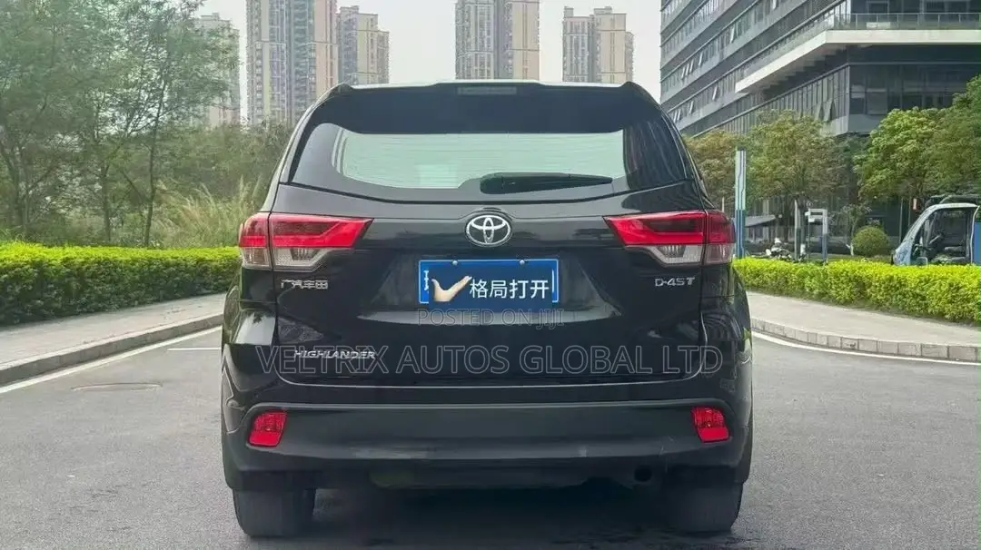 Toyota Highlander L 2021 Black