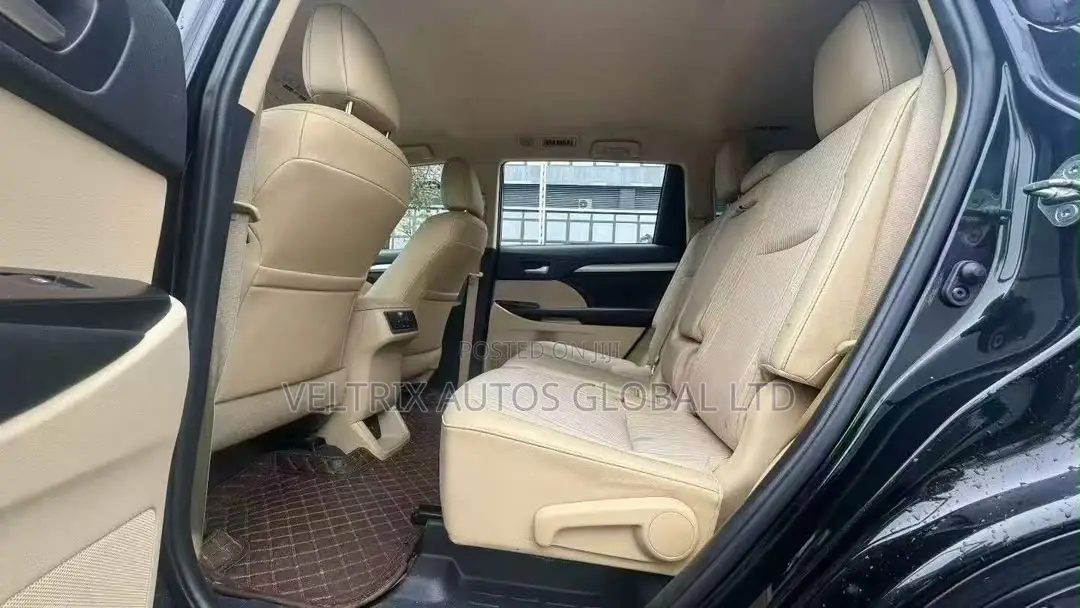 Toyota Highlander L 2021 Black