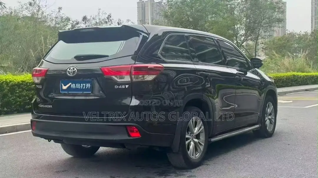 Toyota Highlander L 2021 Black