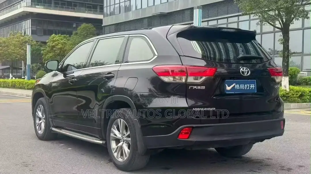 Toyota Highlander L 2021 Black