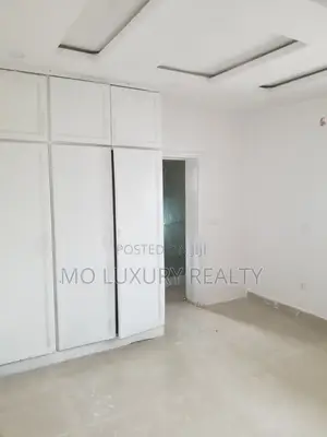 3bdrm Apartment in Lekki Phase 1 for rent