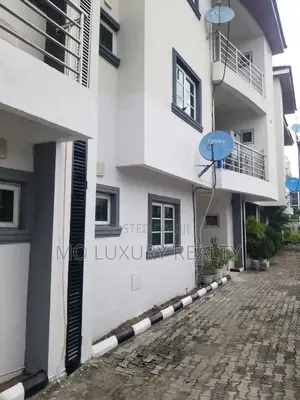 3bdrm Apartment in Lekki Phase 1 for rent