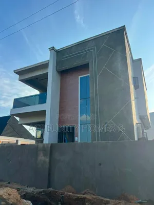 3bdrm Duplex in Oyo London for sale