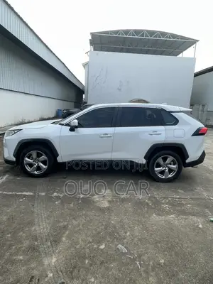 Toyota RAV4 2023 White