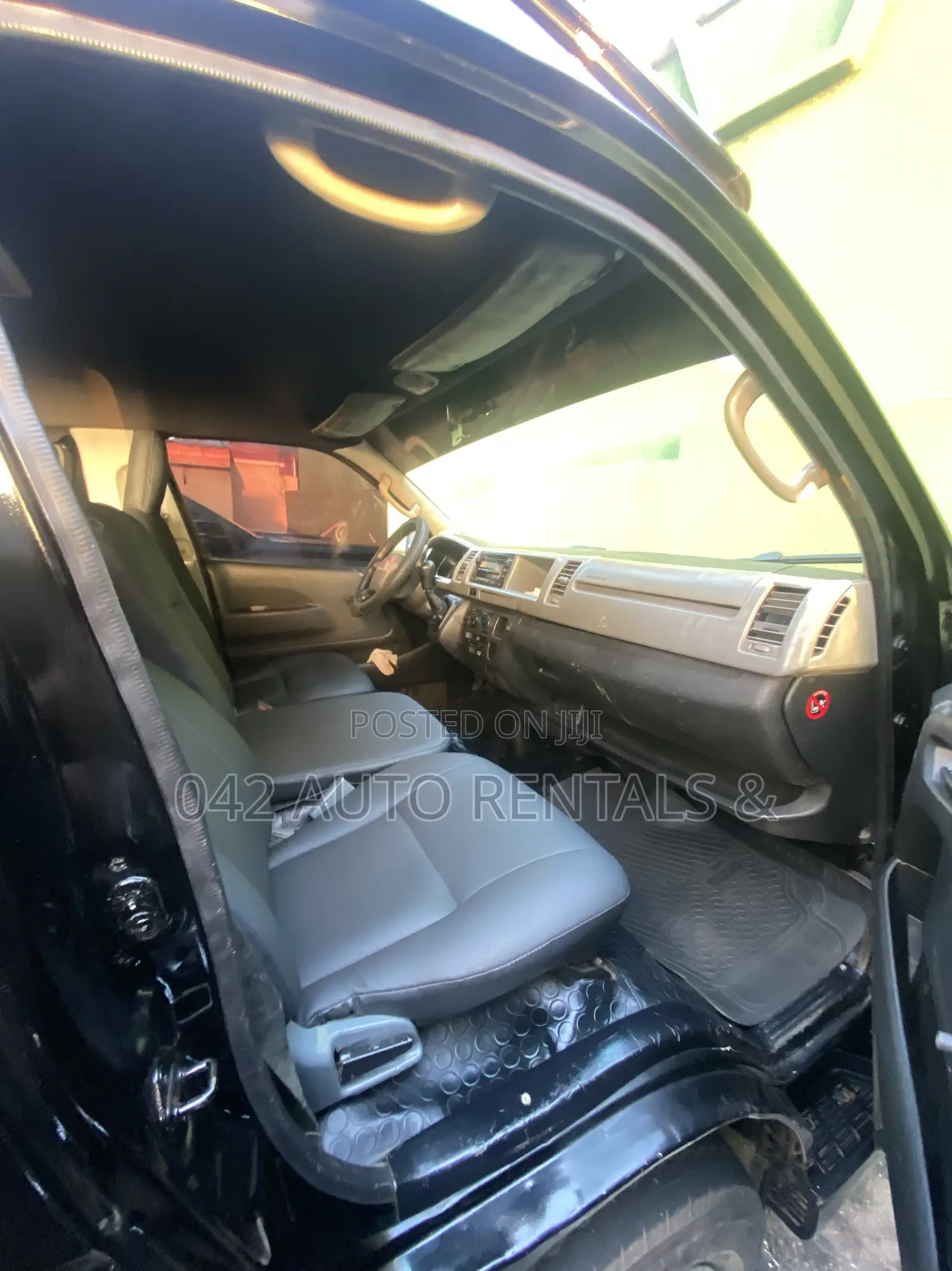 Toyota HiAce 2017 Black