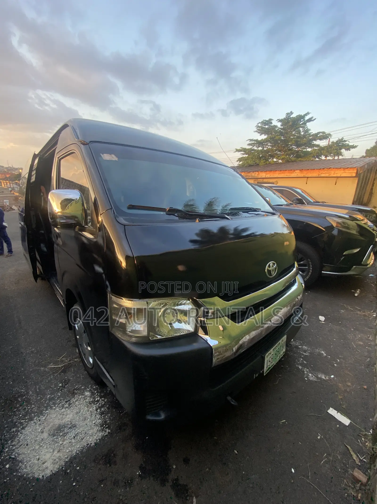 Toyota HiAce 2017 Black