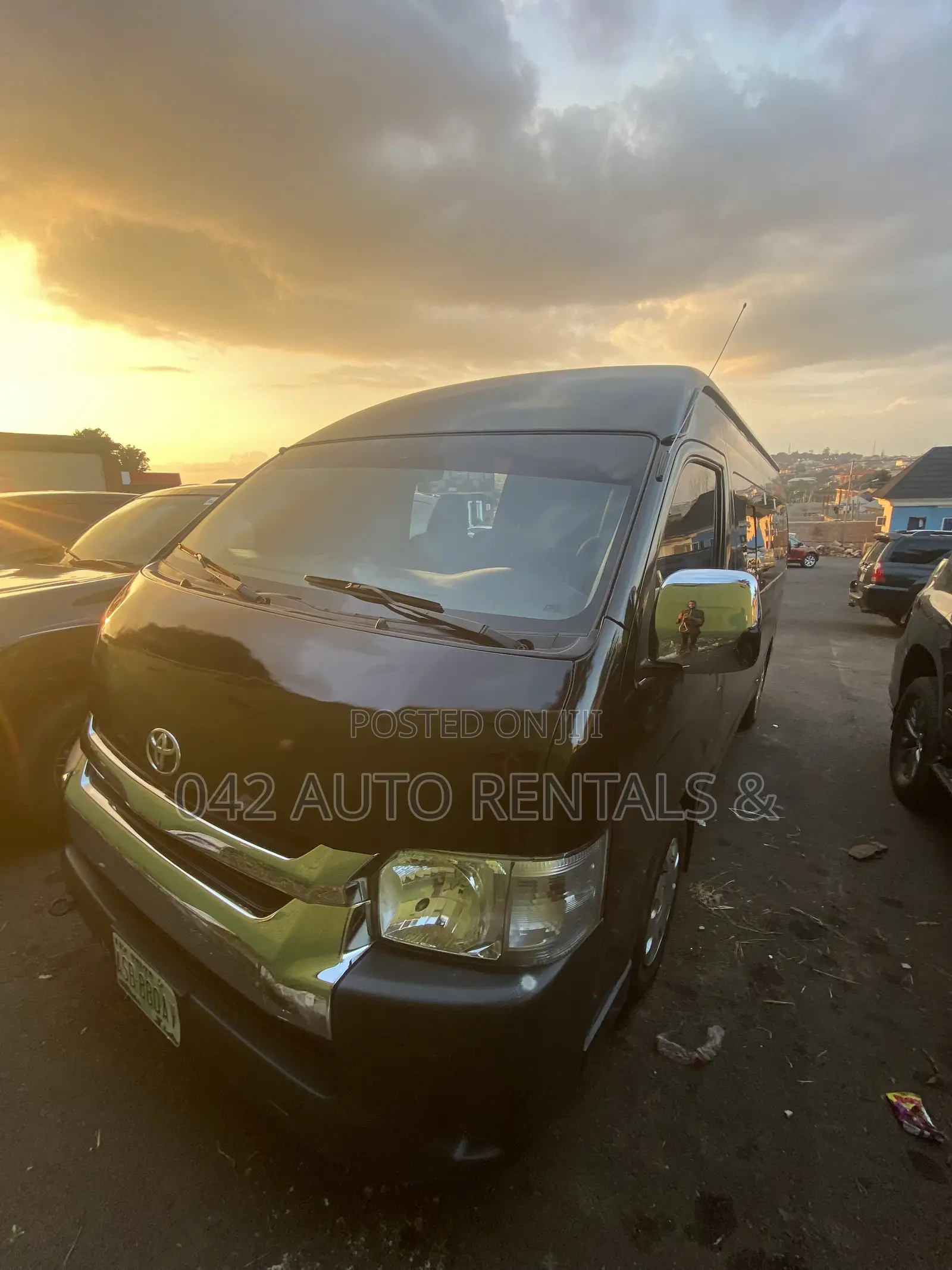 Toyota HiAce 2017 Black