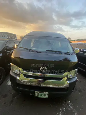 Toyota HiAce 2017 Black