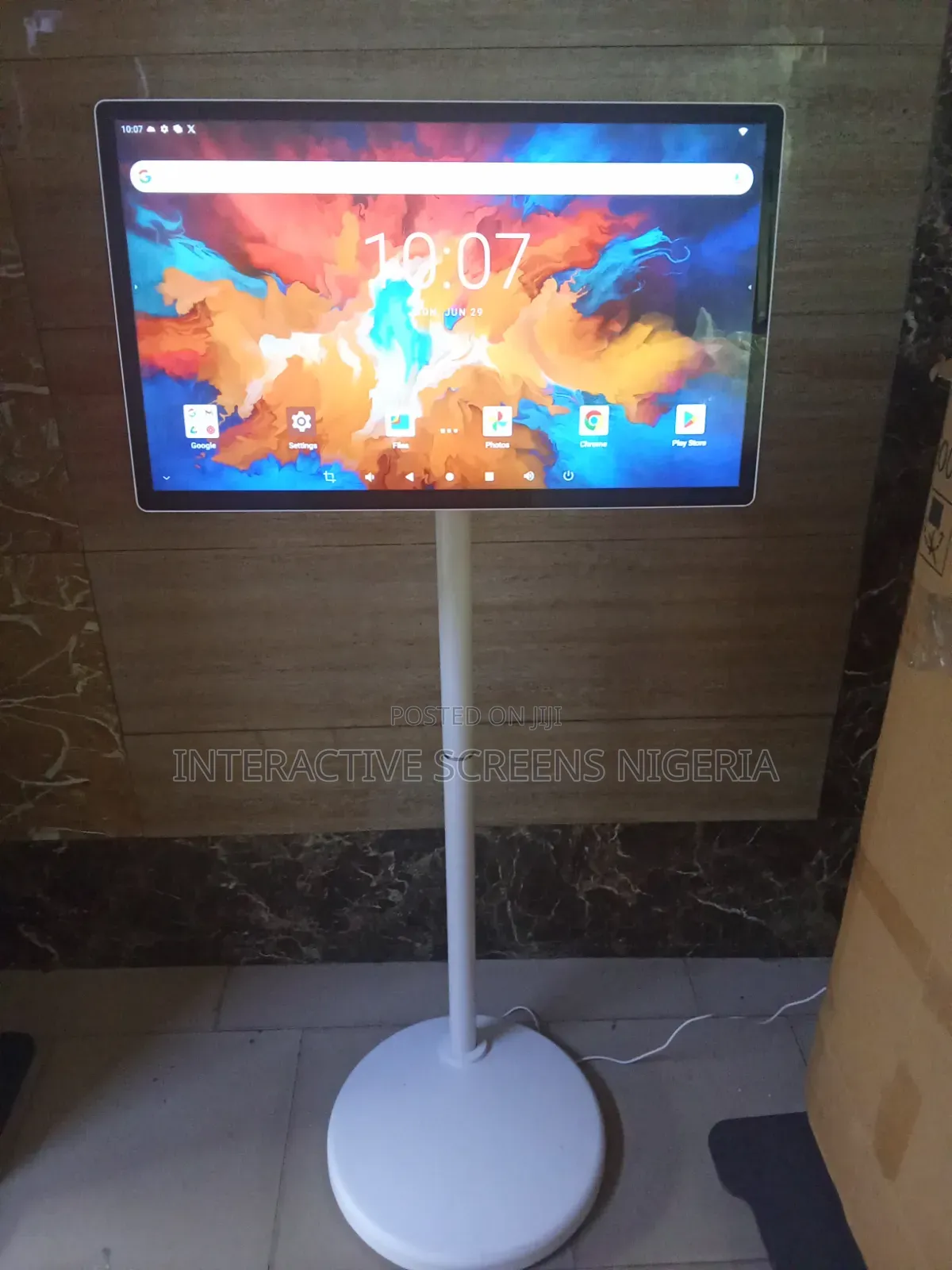 24 Inches Rotating Interactive Screen