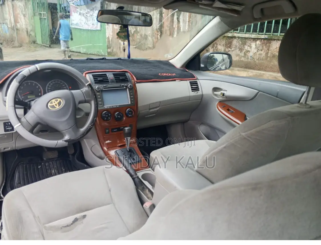 Toyota Corolla 2009 Black