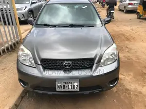 Toyota Matrix Hatchback AWD (1.8L 4cyl 4A) 2006 Gray