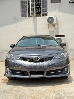 Toyota Camry SE Sport 4dr Sedan (2.5L 4cyl 6A) 2014 Gray