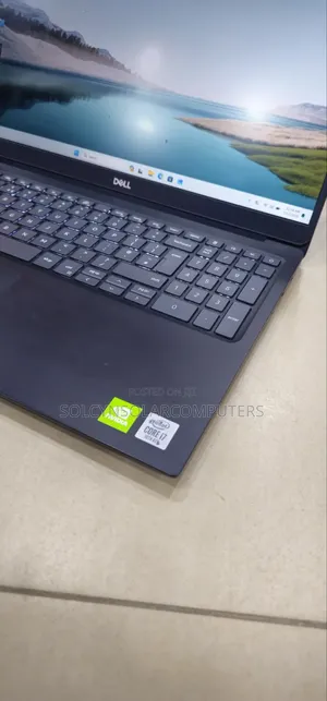Laptop Dell Vostro 15 5590 24GB Intel Core i7 SSD 256GB