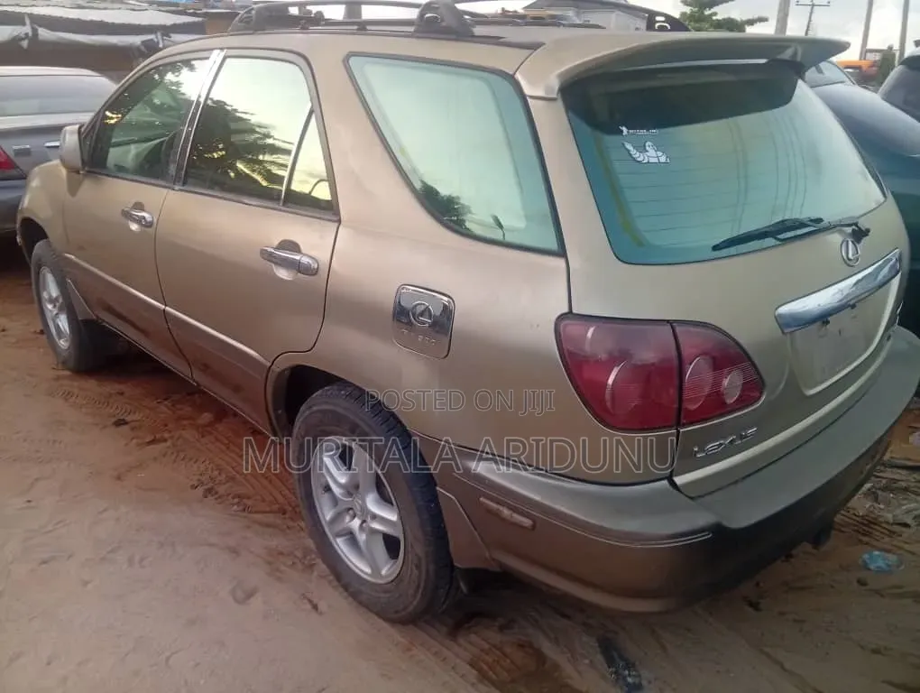 Lexus RX 300 2001 Gold