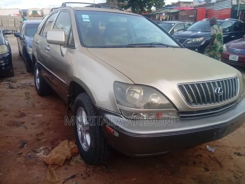 Lexus RX 300 2001 Gold