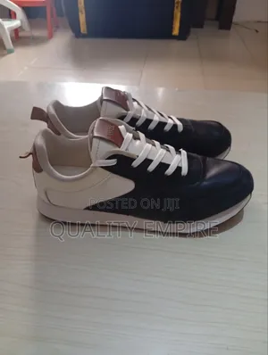 Neatly Used Casual Trainers