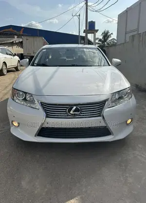 Lexus ES 350 FWD 2014 White