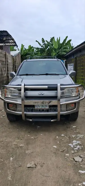Infiniti QX4 2002 Silver