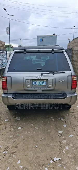 Infiniti QX4 2002 Silver