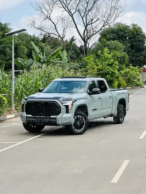 Toyota Tundra Hybrid 2025