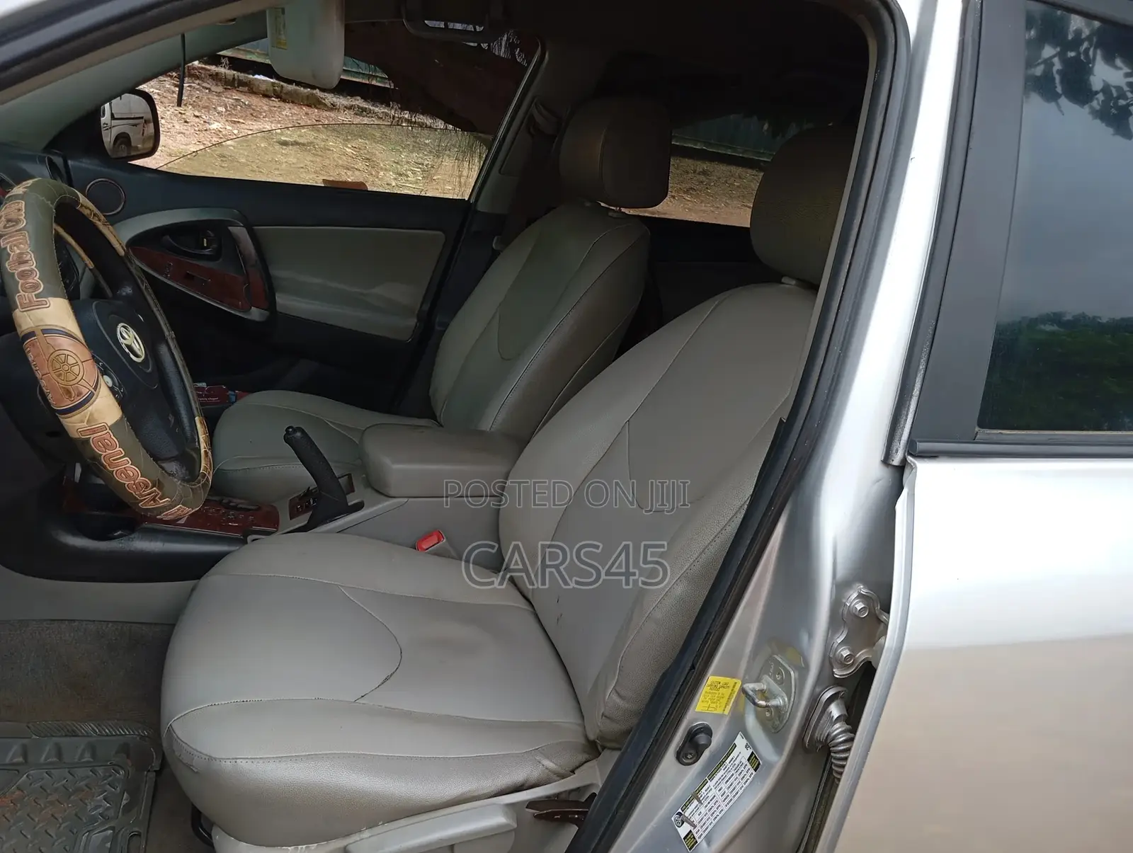 Toyota RAV4 2011 Silver