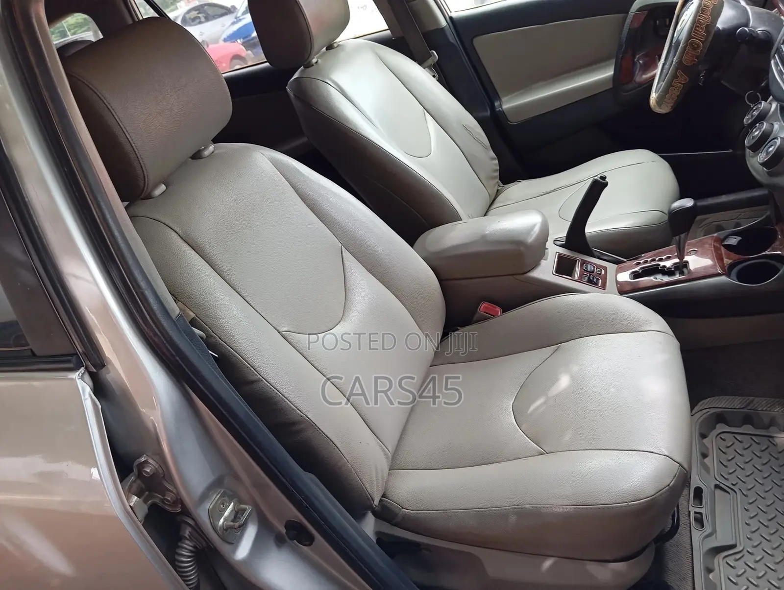 Toyota RAV4 2011 Silver