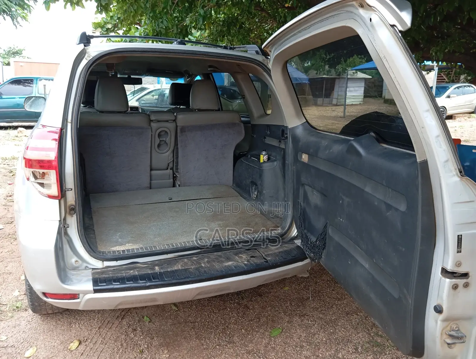 Toyota RAV4 2011 Silver