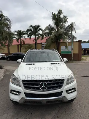 Mercedes-Benz M Class ML350 4MATIC 4dr SUV AWD (3.5L 6cyl 7A) 2014