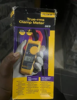 Fluke 323 True-RMS Clamp Meter