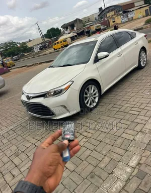 Toyota Avalon XLE Touring 4dr Sedan (3.5L 6cyl 6A) 2014 White