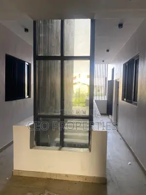 3bdrm Block of Flats in Lekki Phase1/ for rent