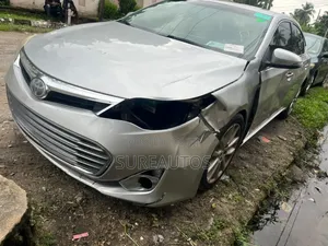 Toyota Avalon 2013 Ivory