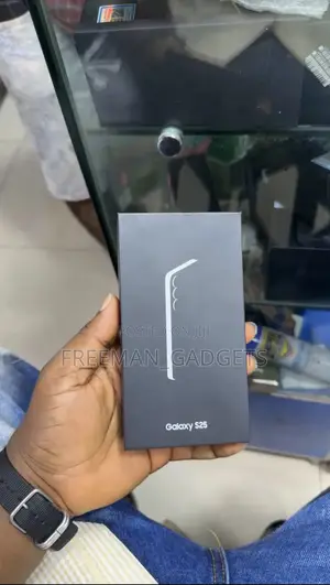 New Samsung Galaxy S25 128 GB Black