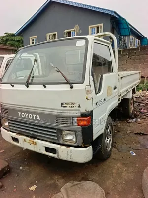 Pure First Body Toyota Dyna 100