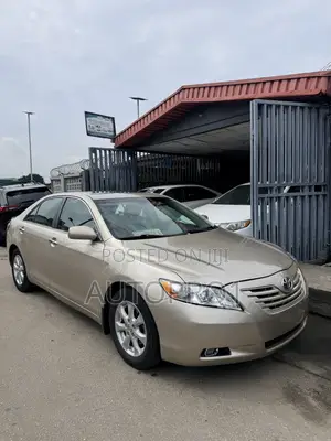 Toyota Camry XLE V6 4dr Sedan (3.5L 6cyl 6AM) 2008 Gold