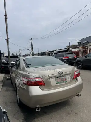 Toyota Camry XLE V6 4dr Sedan (3.5L 6cyl 6AM) 2008 Gold
