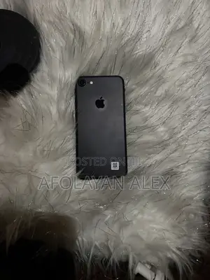Apple iPhone 7 32 GB Black